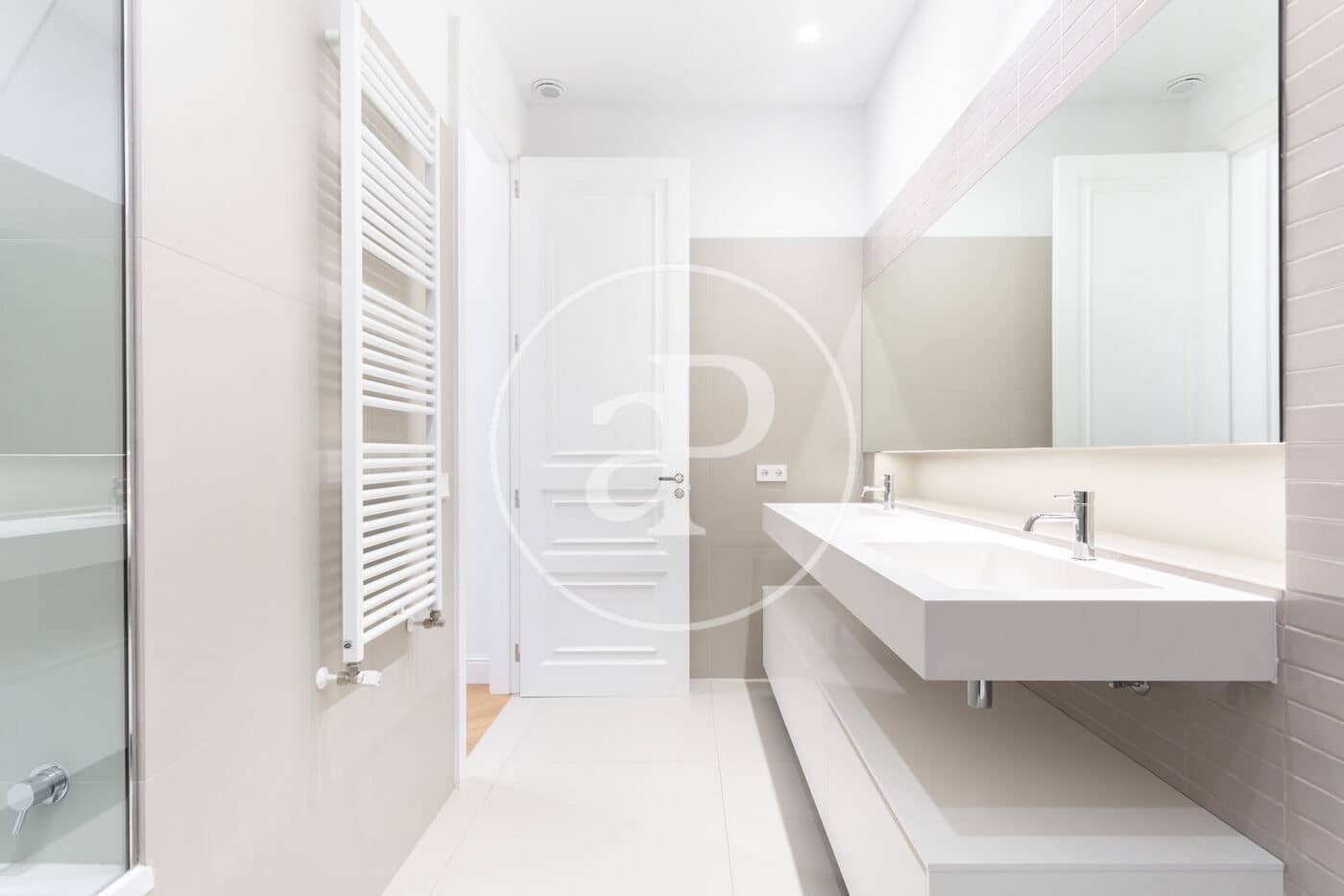 3 soveværelse Lejlighed til leje i Barcelona by med swimmingpool - € 9.000 (Ref: 8726045)