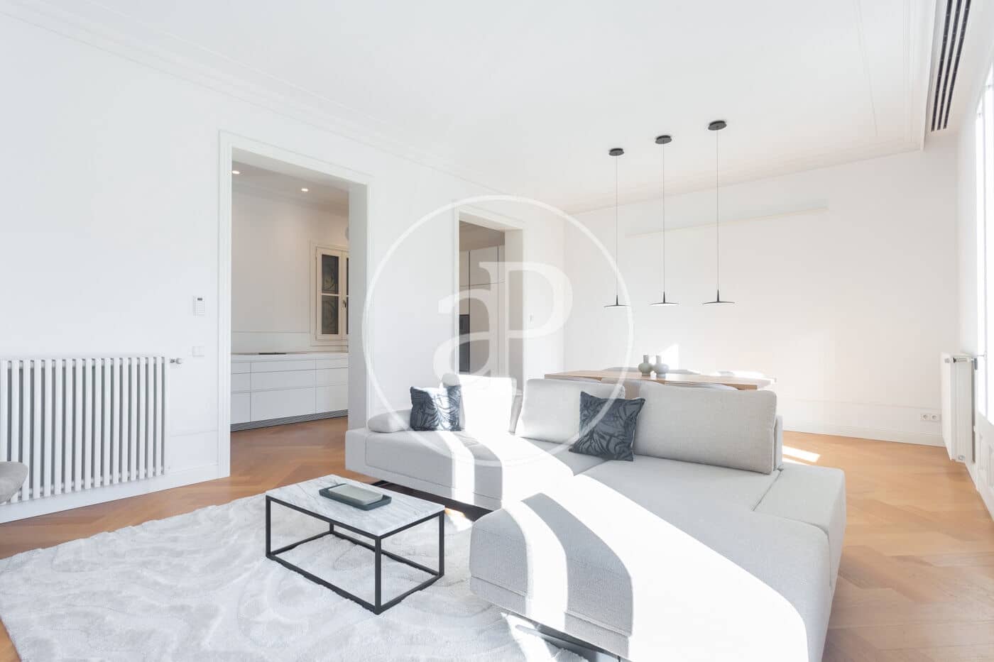 3 soveværelse Lejlighed til leje i Barcelona by med swimmingpool - € 9.000 (Ref: 8726045)