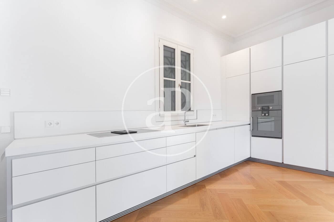 3 soveværelse Lejlighed til leje i Barcelona by med swimmingpool - € 9.000 (Ref: 8726045)