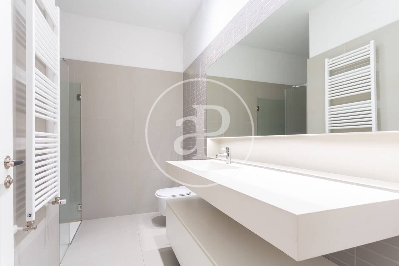 3 soveværelse Lejlighed til leje i Barcelona by med swimmingpool - € 9.000 (Ref: 8726045)