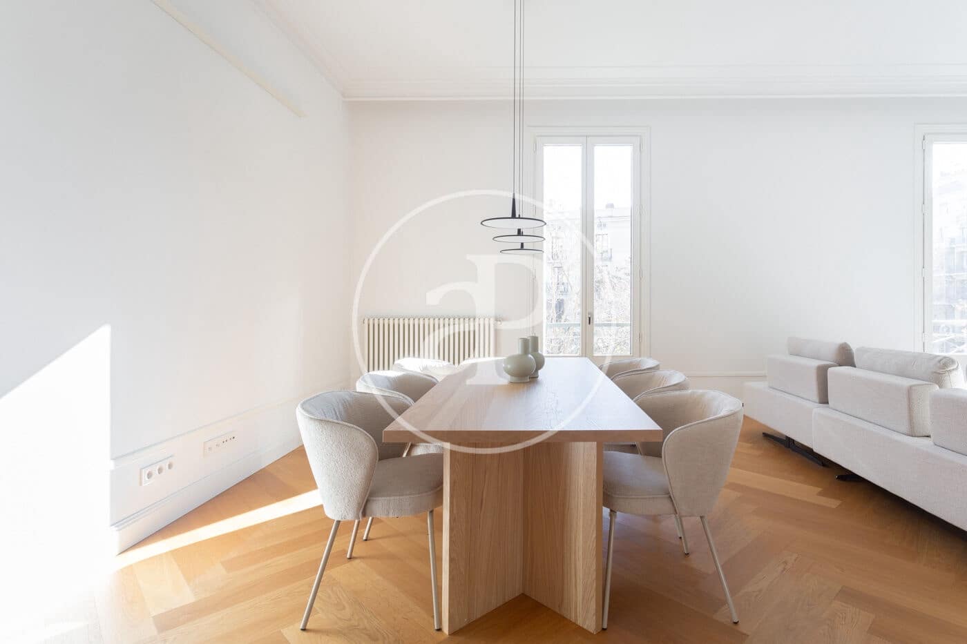 3 soveværelse Lejlighed til leje i Barcelona by med swimmingpool - € 9.000 (Ref: 8726045)