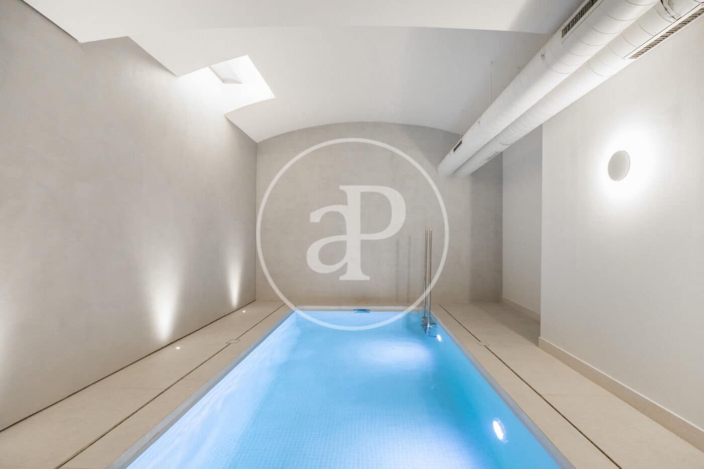 3 soveværelse Lejlighed til leje i Barcelona by med swimmingpool - € 9.000 (Ref: 8726045)