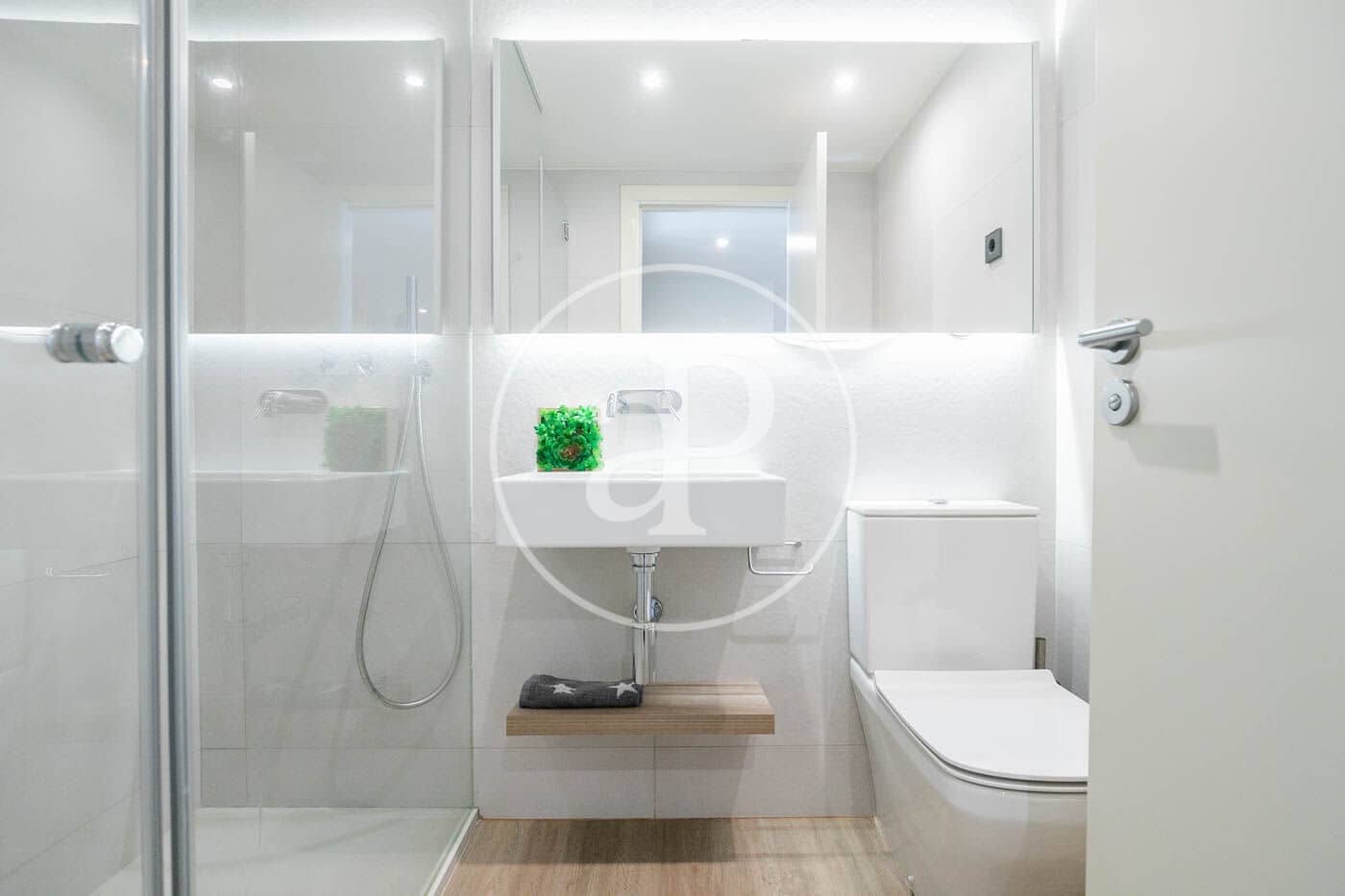 Appartement de 2 chambres à louer à Barcelone ville avec piscine - 2 843 € (Ref: 8726067)