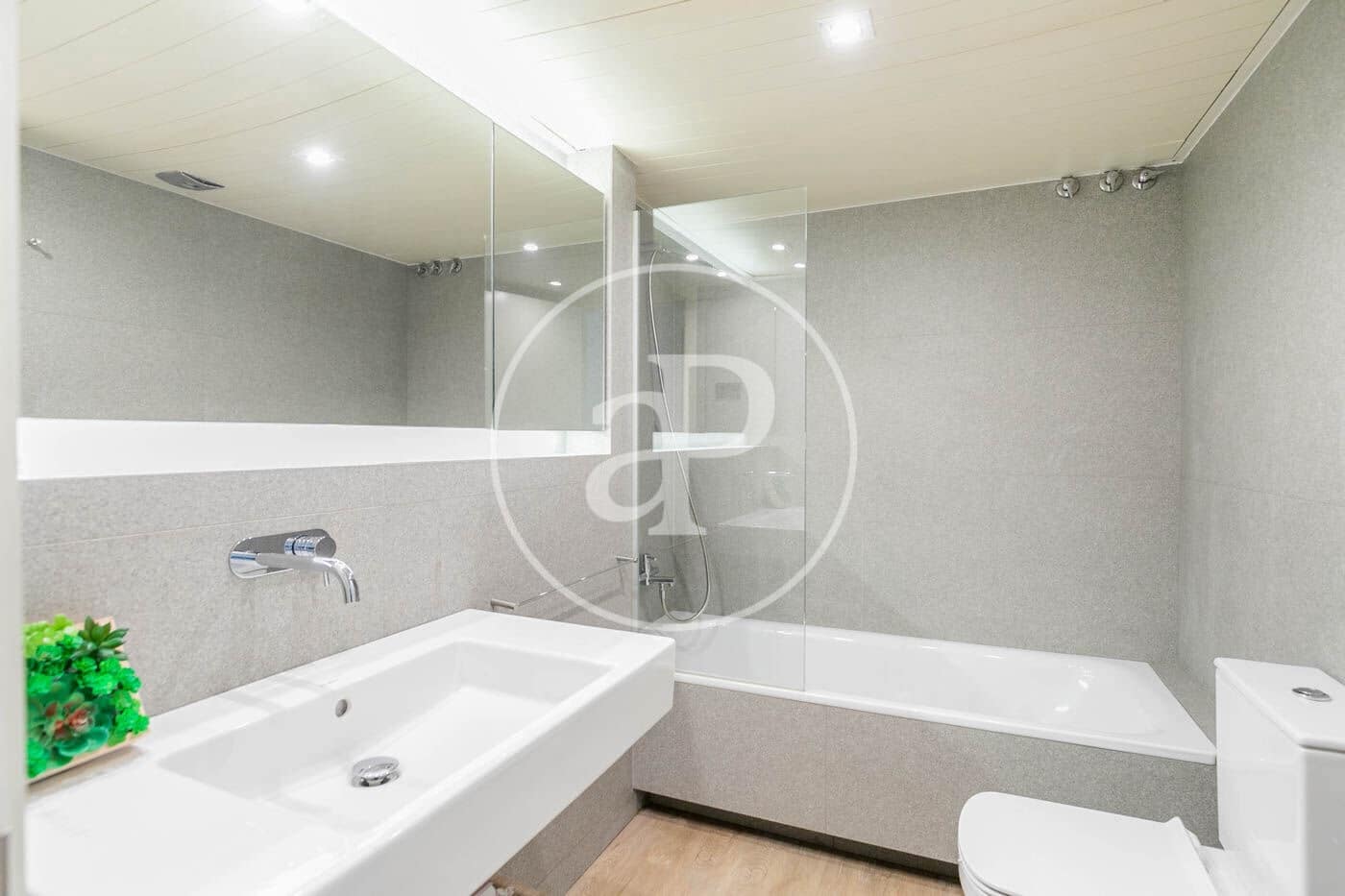 Appartement de 2 chambres à louer à Barcelone ville avec piscine - 2 843 € (Ref: 8726067)