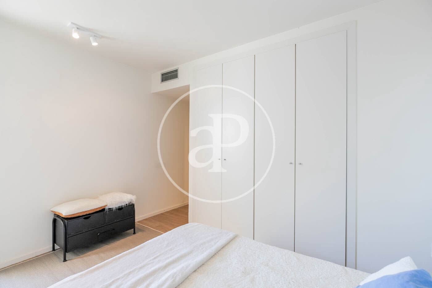 Appartement de 2 chambres à louer à Barcelone ville avec piscine - 2 843 € (Ref: 8726067)