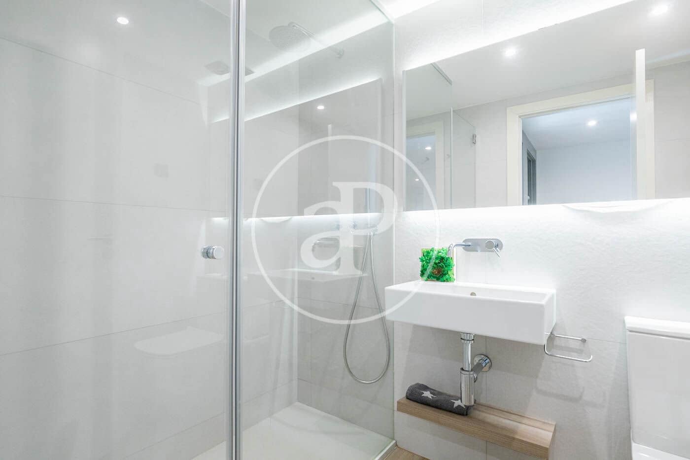 Appartement de 2 chambres à louer à Barcelone ville avec piscine - 2 843 € (Ref: 8726067)
