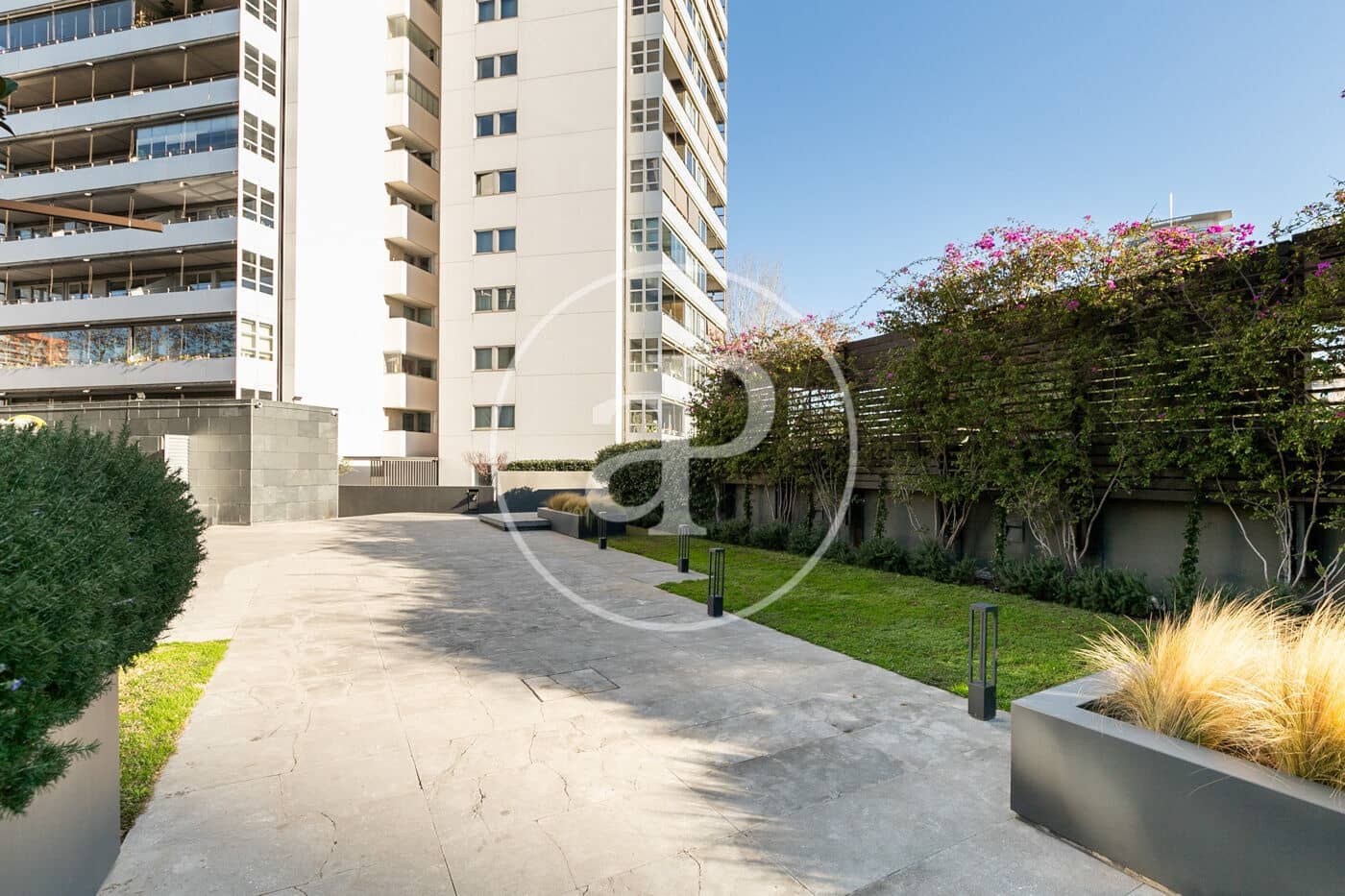 Appartement de 2 chambres à louer à Barcelone ville avec piscine - 2 843 € (Ref: 8726067)
