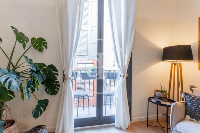 2 soverom Leilighet til leie i El Poblenou, Barcelona by - € 2 580 (Ref: 8726074)
