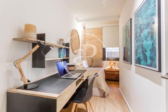 2 soverom Leilighet til leie i El Poblenou, Barcelona by - € 2 580 (Ref: 8726074)