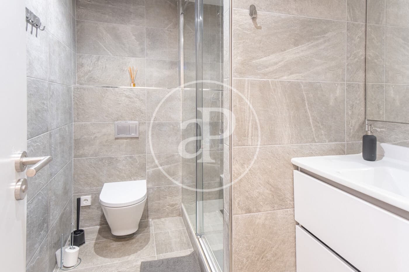 2 soverom Leilighet til leie i Barcelona by - € 1 500 (Ref: 8726075)