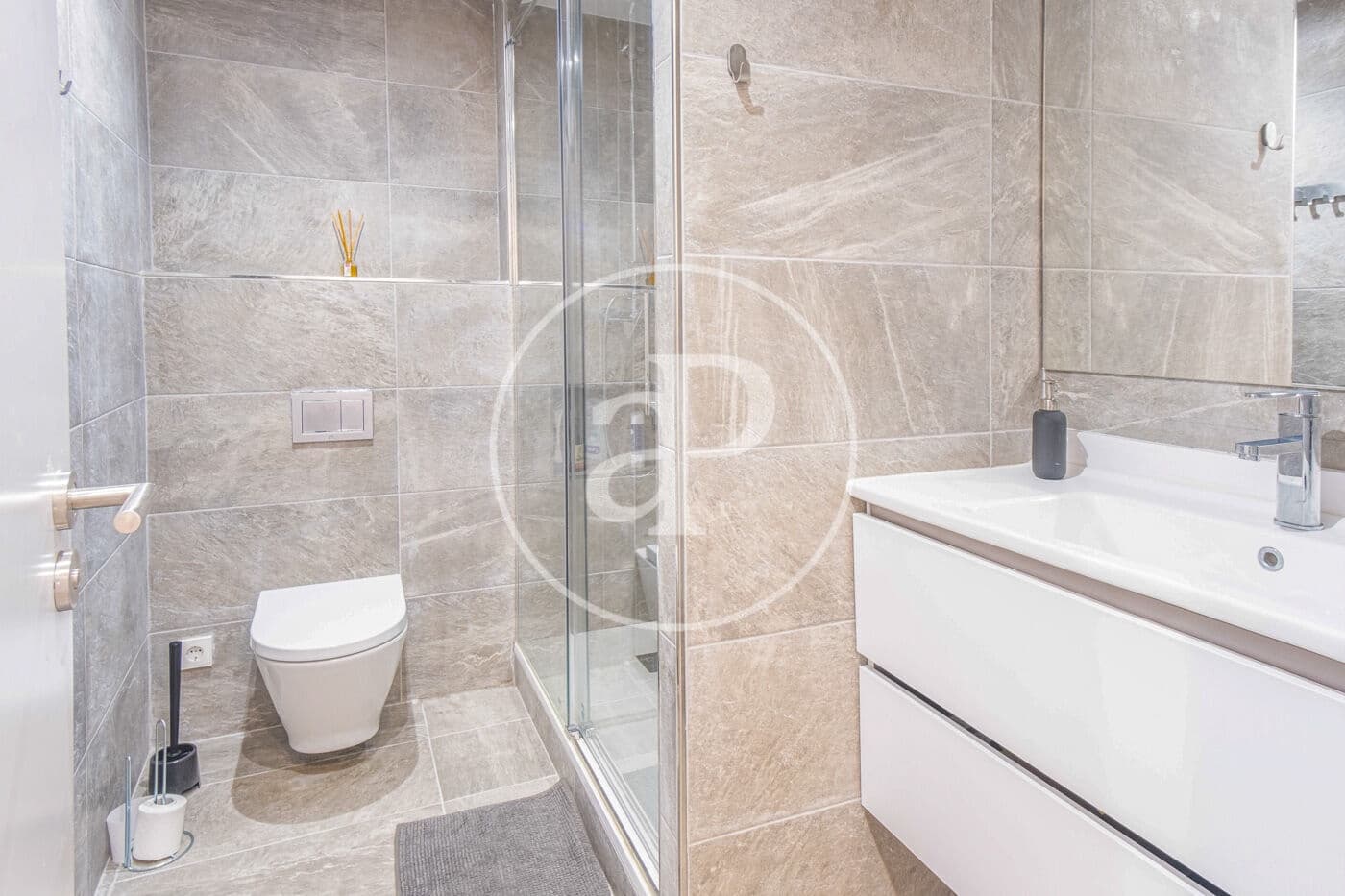 2 soverom Leilighet til leie i Barcelona by - € 1 500 (Ref: 8726075)