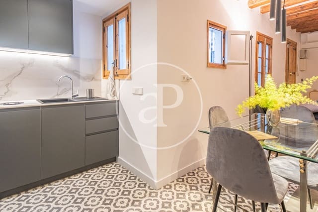 2 soverom Leilighet til leie i El Barri Gòtic, Barcelona by - € 1 500 (Ref: 8726075)