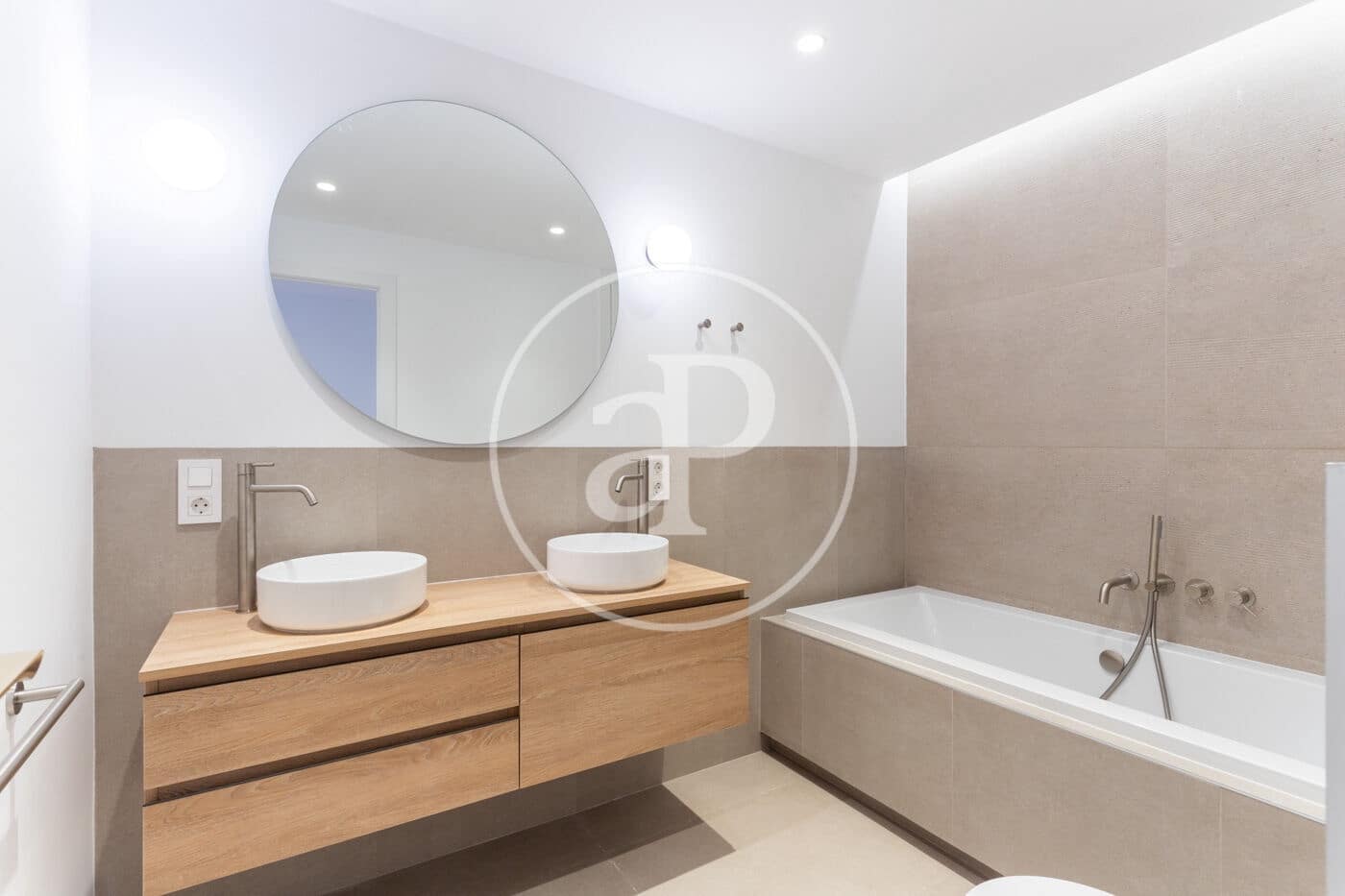 4 sypialnia Apartament do wynajęcia w Miasto Barcelona z garażem - 4 400 € (Ref: 8726089)