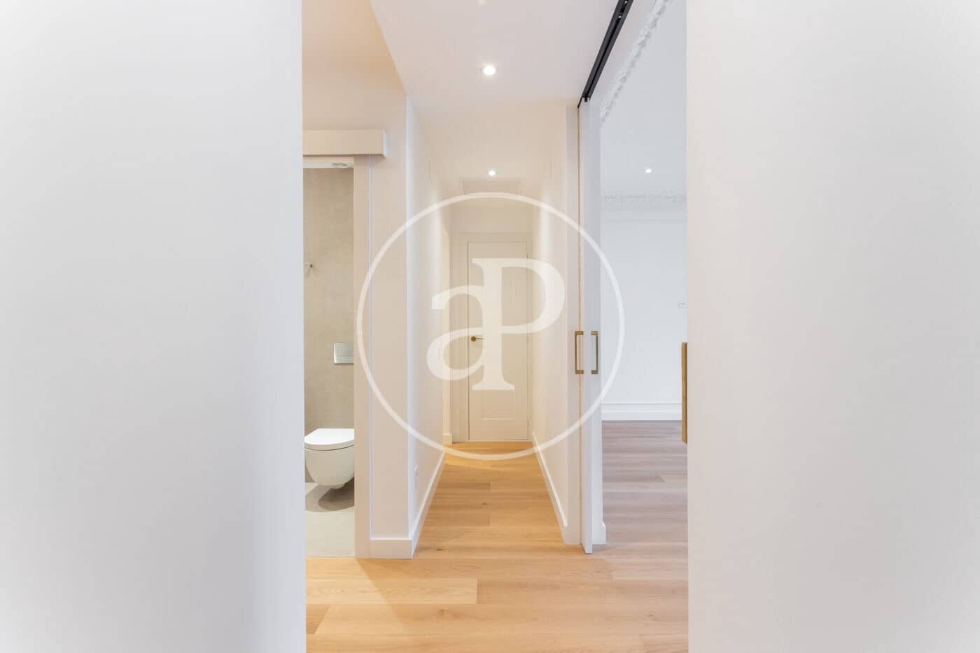 4 sypialnia Apartament do wynajęcia w Miasto Barcelona z garażem - 4 400 € (Ref: 8726089)
