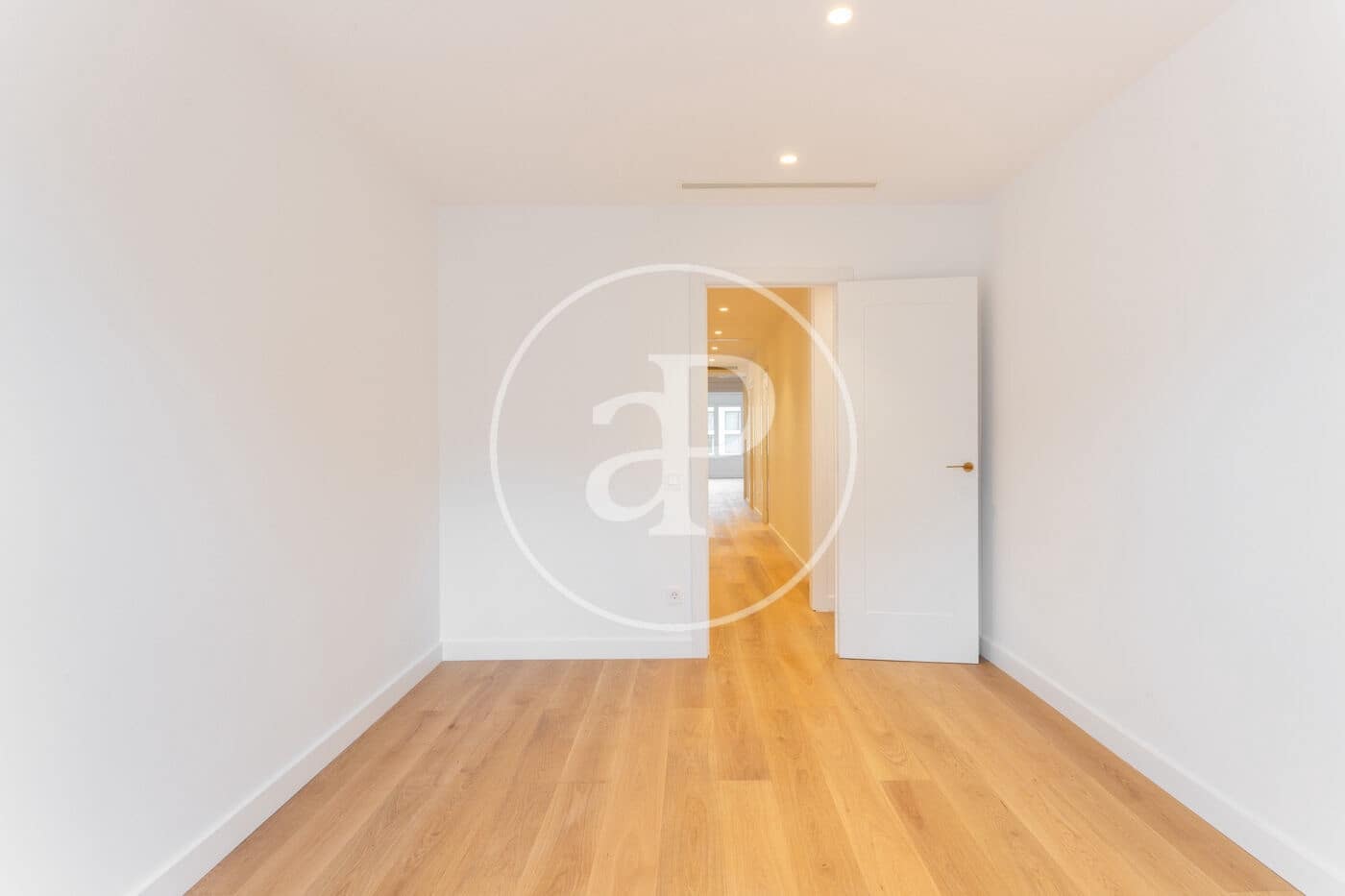 4 sypialnia Apartament do wynajęcia w Miasto Barcelona z garażem - 4 400 € (Ref: 8726089)