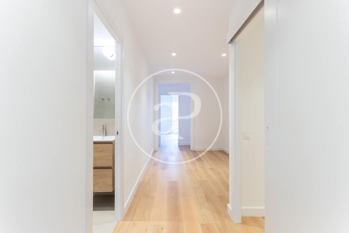 4 sypialnia Apartament do wynajęcia w Miasto Barcelona z garażem - 4 400 € (Ref: 8726089)