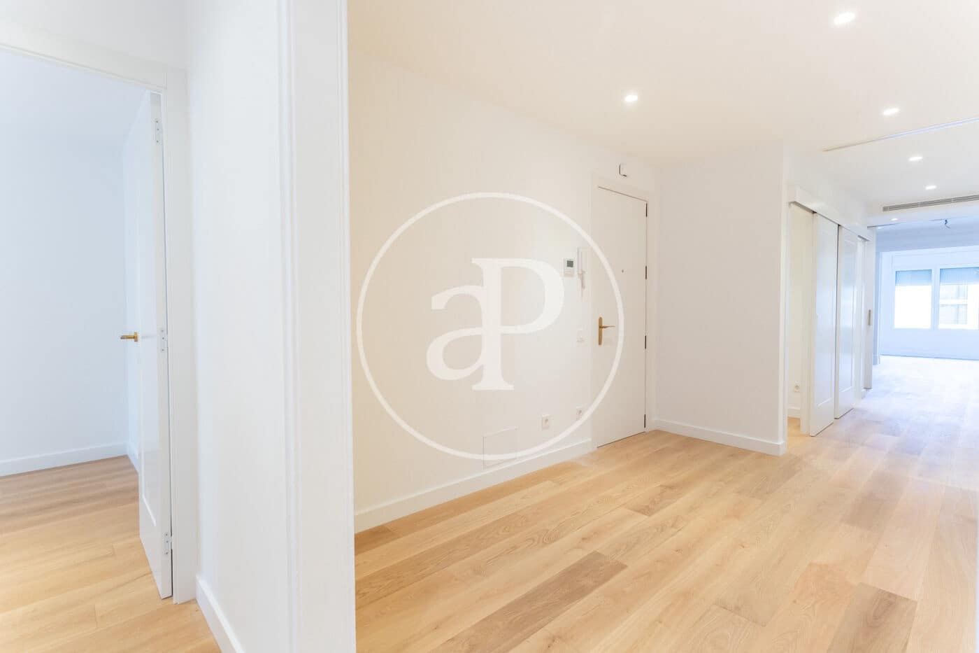 4 sypialnia Apartament do wynajęcia w Miasto Barcelona z garażem - 4 400 € (Ref: 8726089)