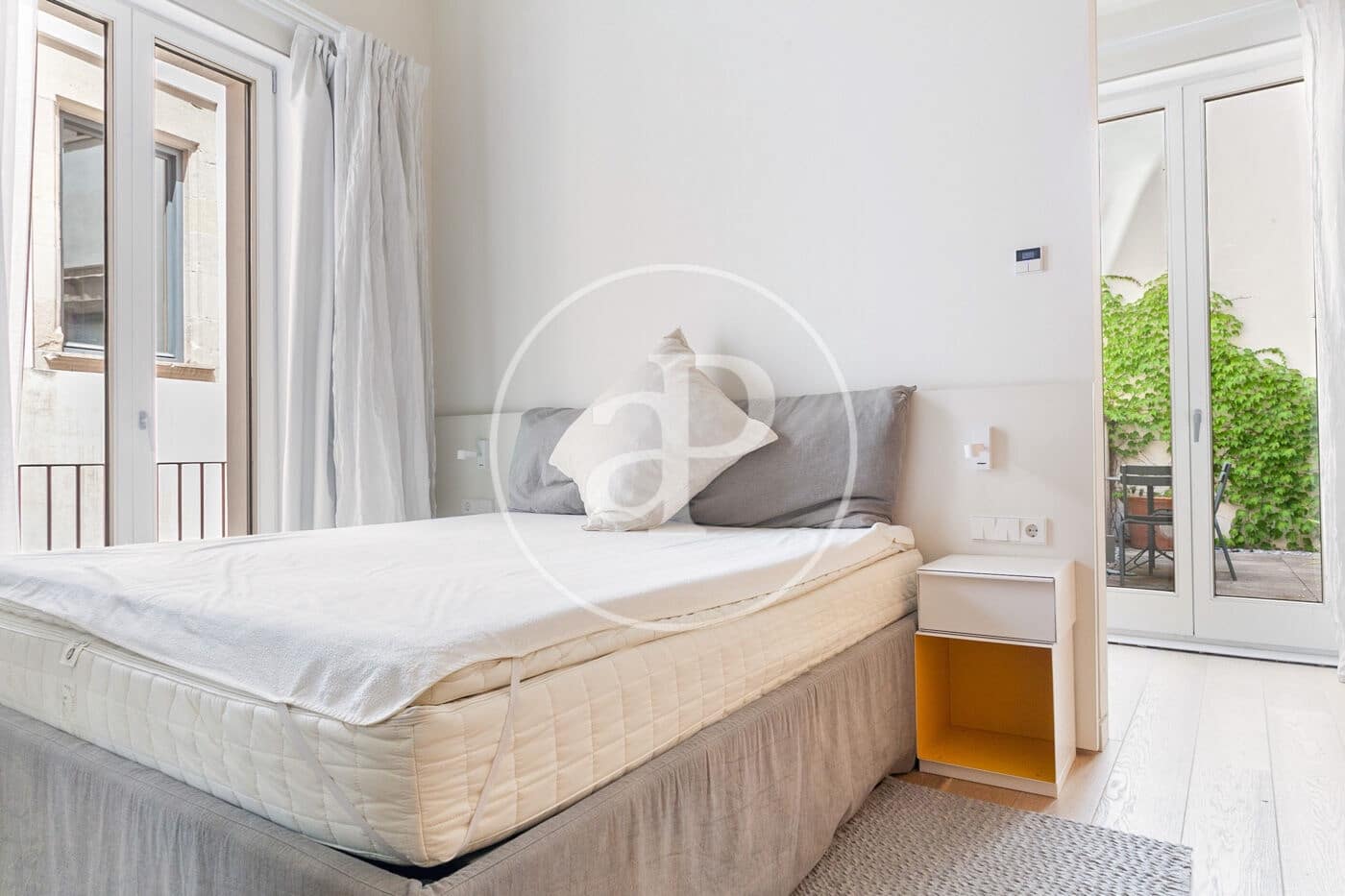 2 soverom Leilighet til leie i Barcelona by - € 2 500 (Ref: 8726094)