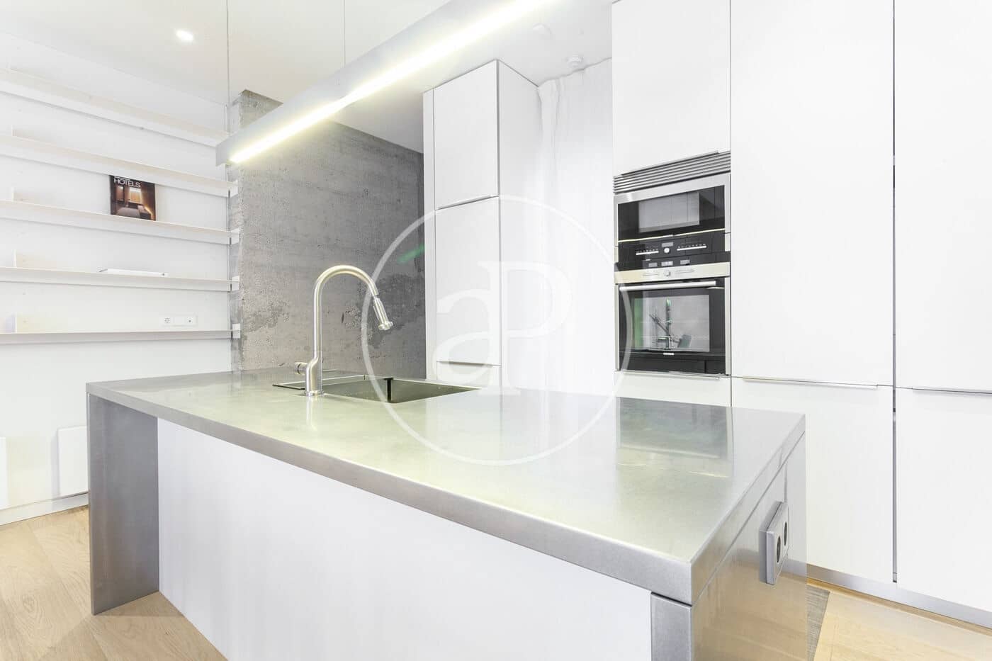 2 soverom Leilighet til leie i Barcelona by - € 2 500 (Ref: 8726094)