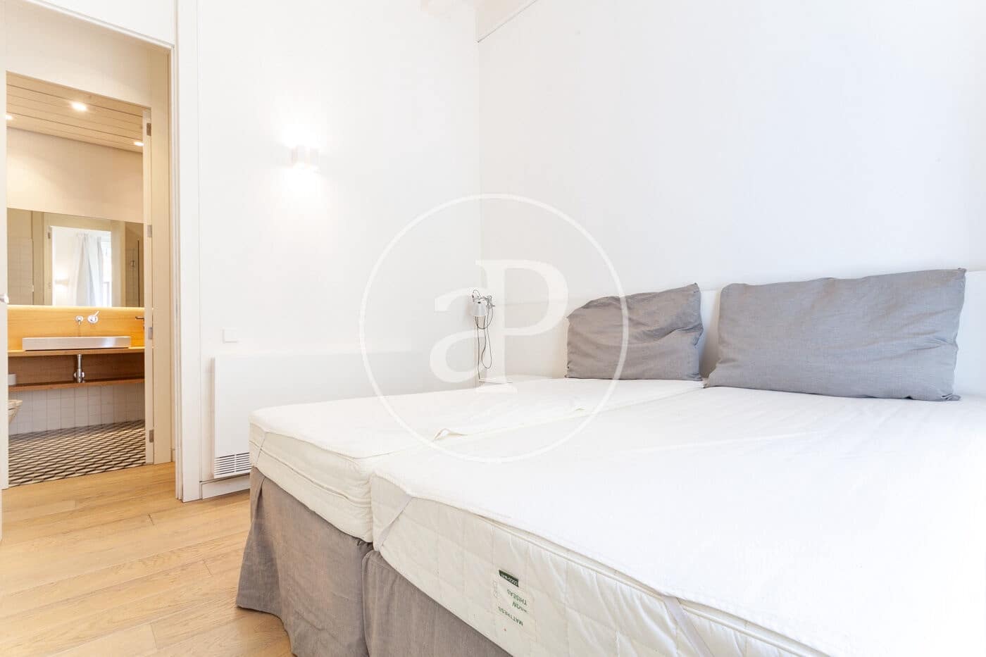 2 soverom Leilighet til leie i Barcelona by - € 2 500 (Ref: 8726094)