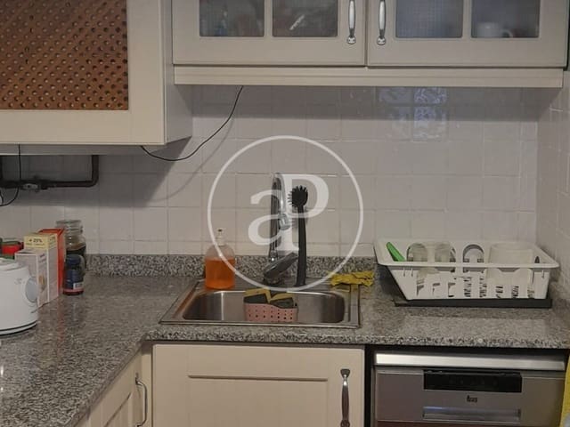 1 quarto Apartamento para arrendar em L'Hospitalet de Llobregat - 1 400 € (Ref: 8726096)