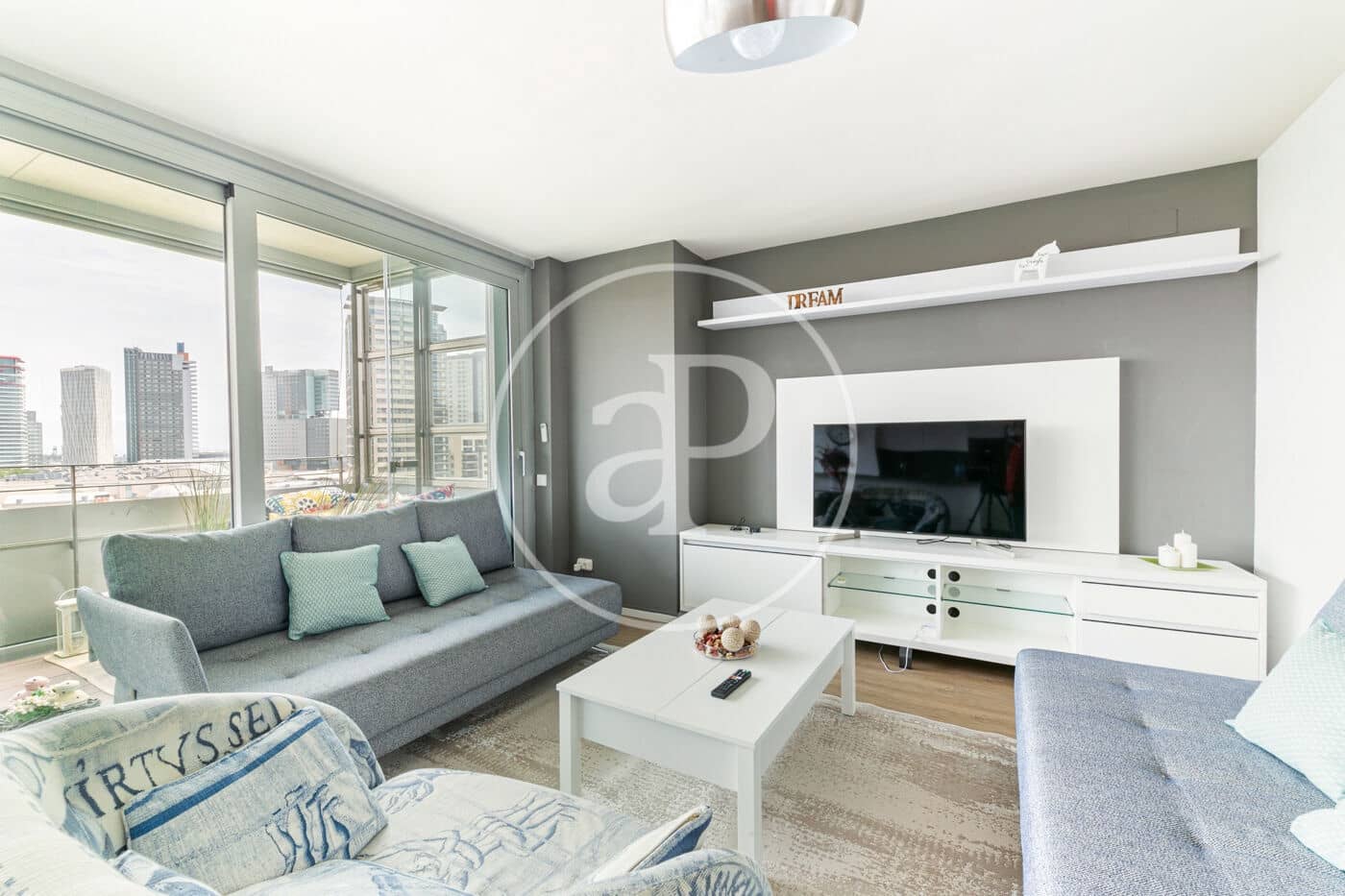 3 quarto Apartamento para arrendar em Barcelona cidade com piscina garagem - 3 277 € (Ref: 8726109)