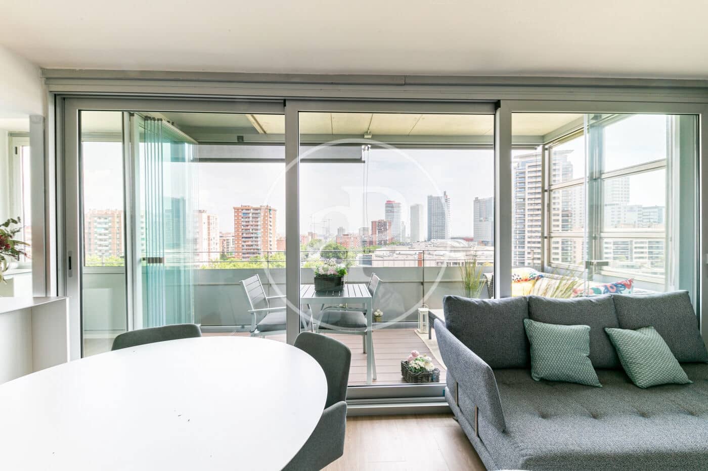 3 quarto Apartamento para arrendar em Barcelona cidade com piscina garagem - 3 277 € (Ref: 8726109)