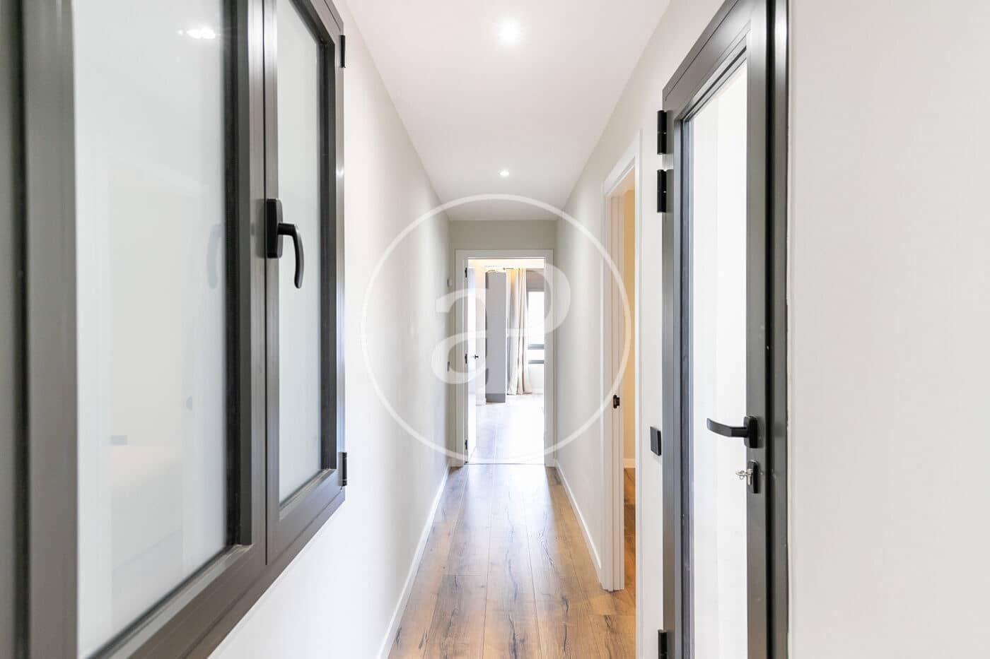 2 soveværelse Lejlighed til leje i Barcelona by - € 2.200 (Ref: 8726118)