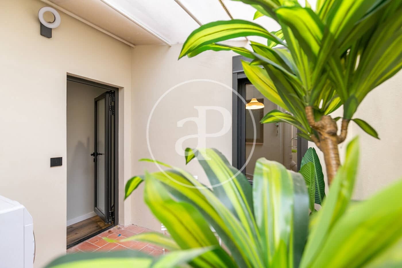 2 soveværelse Lejlighed til leje i Barcelona by - € 2.200 (Ref: 8726118)