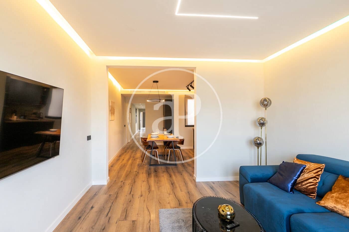 2 soveværelse Lejlighed til leje i Barcelona by - € 2.200 (Ref: 8726118)