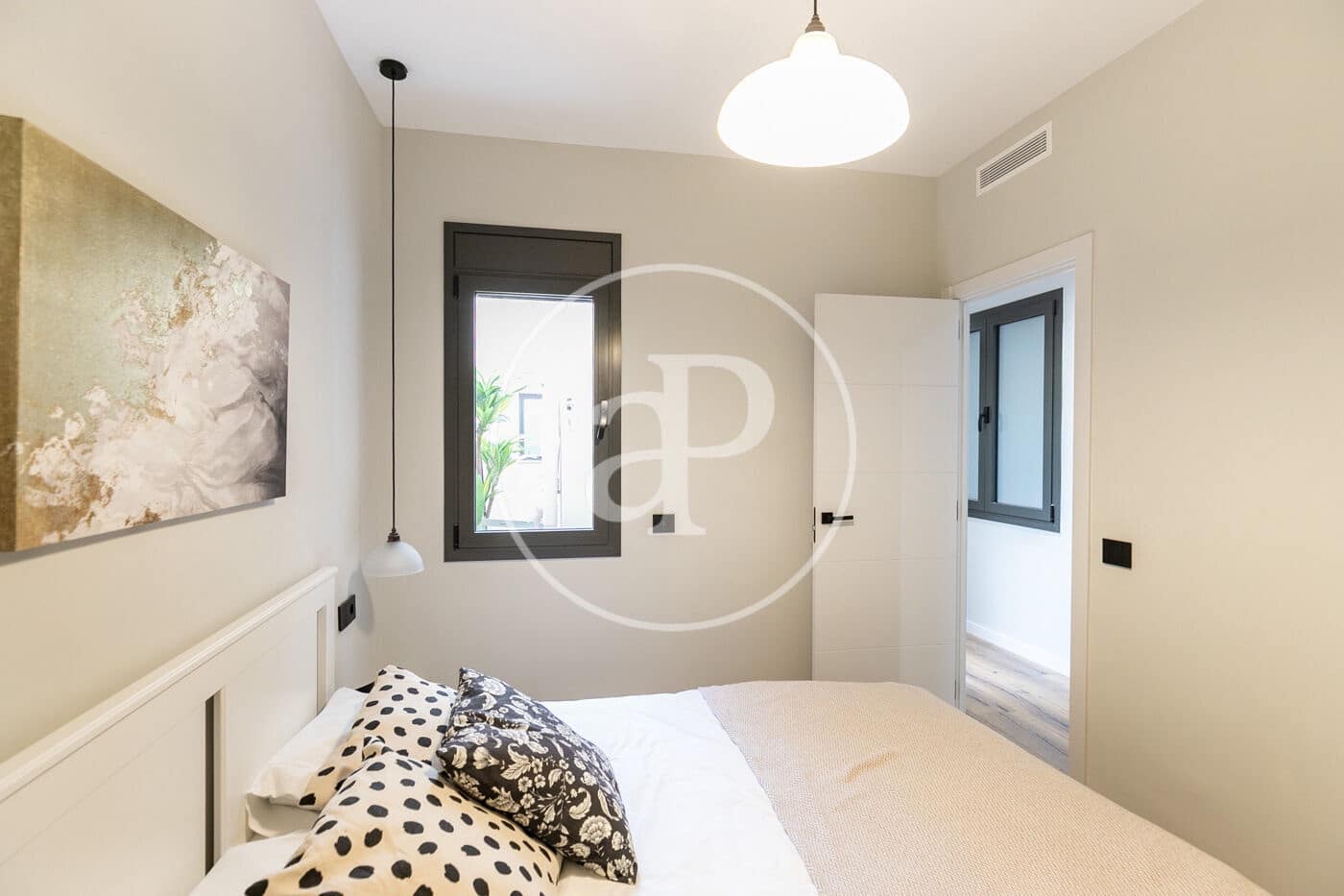 2 soveværelse Lejlighed til leje i Barcelona by - € 2.200 (Ref: 8726118)