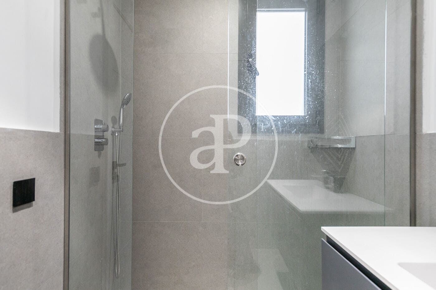 2 soveværelse Lejlighed til leje i Barcelona by - € 2.200 (Ref: 8726118)