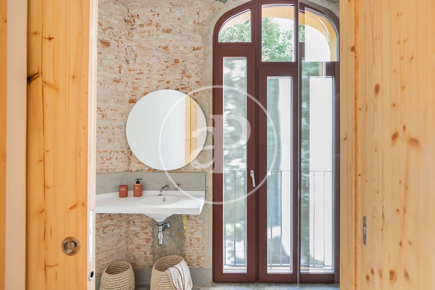 2 soveværelse Lejlighed til leje i Barcelona by med swimmingpool - € 2.800 (Ref: 8726131)