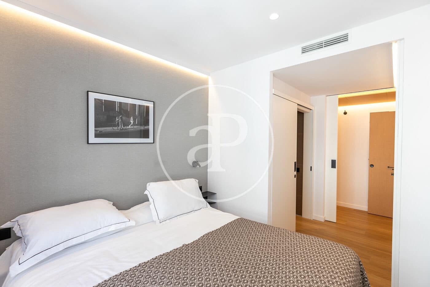 2 soveværelse Lejlighed til leje i Barcelona by med swimmingpool - € 3.950 (Ref: 8726144)