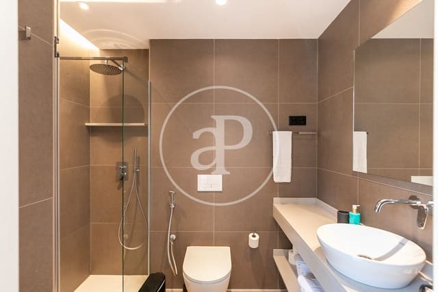 1 soveværelse Lejlighed til leje i El Poblenou, Barcelona by med swimmingpool - € 2.950 (Ref: 8726146)