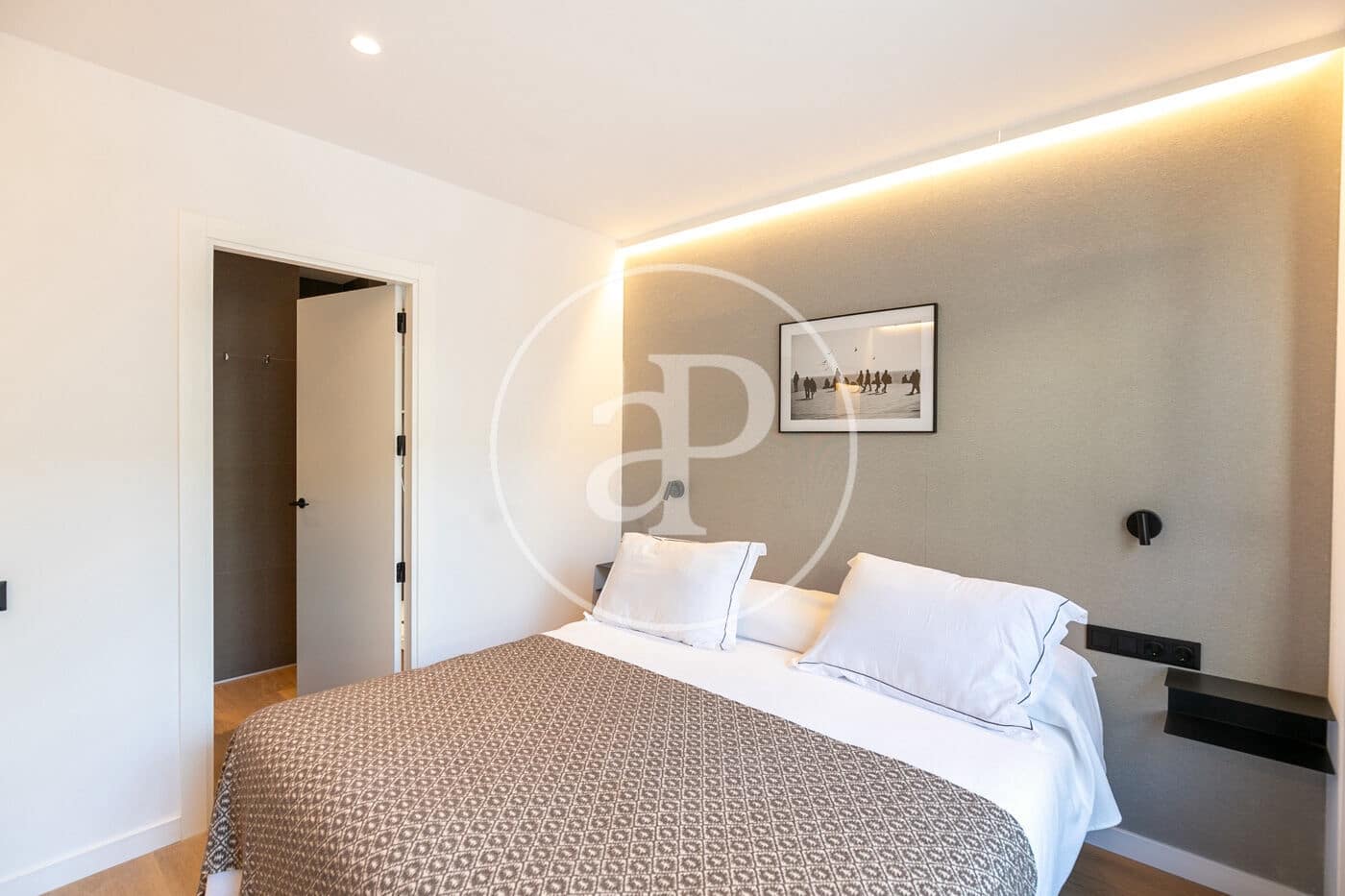 3 slaapkamer Appartement te huur in Barcelona stad met zwembad - € 4.700 (Ref: 8726148)