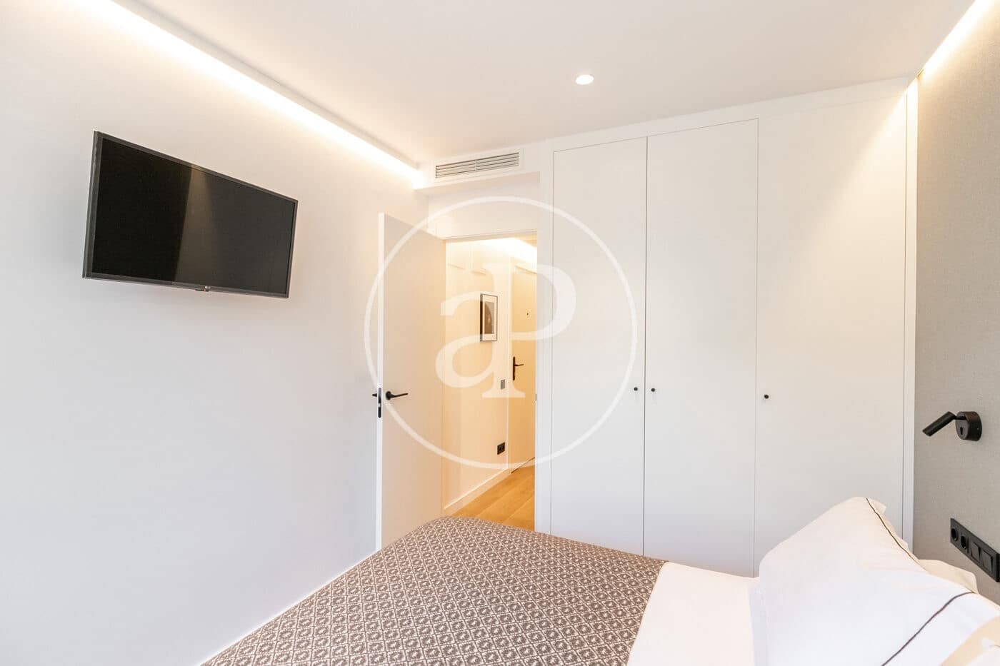 3 slaapkamer Appartement te huur in Barcelona stad met zwembad - € 4.700 (Ref: 8726148)