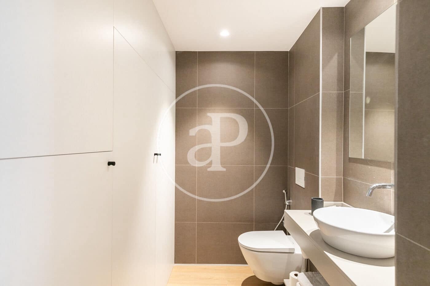 3 slaapkamer Appartement te huur in Barcelona stad met zwembad - € 4.700 (Ref: 8726148)