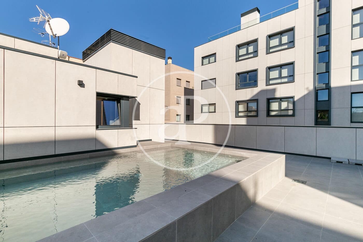 3 slaapkamer Appartement te huur in Barcelona stad met zwembad - € 4.700 (Ref: 8726148)