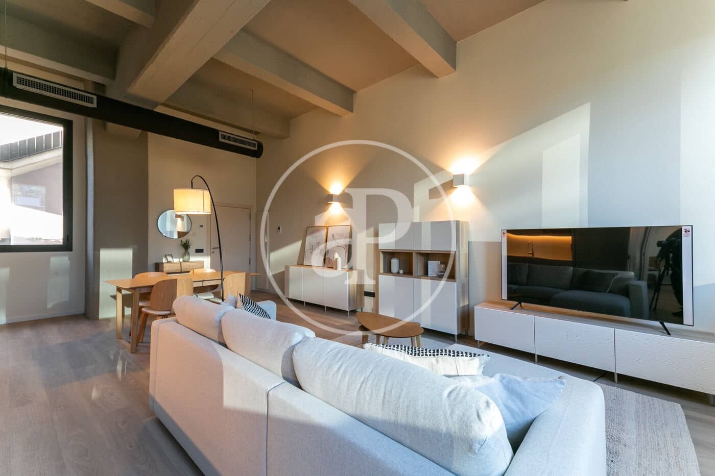 2 slaapkamer Appartement te huur in Barcelona stad met zwembad - € 2.860 (Ref: 8726172)