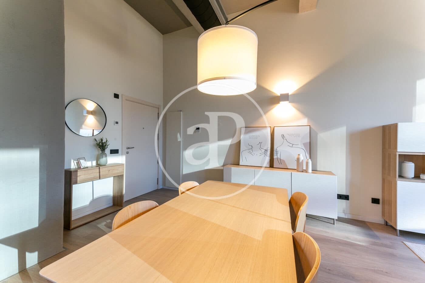 2 slaapkamer Appartement te huur in Barcelona stad met zwembad - € 2.860 (Ref: 8726172)