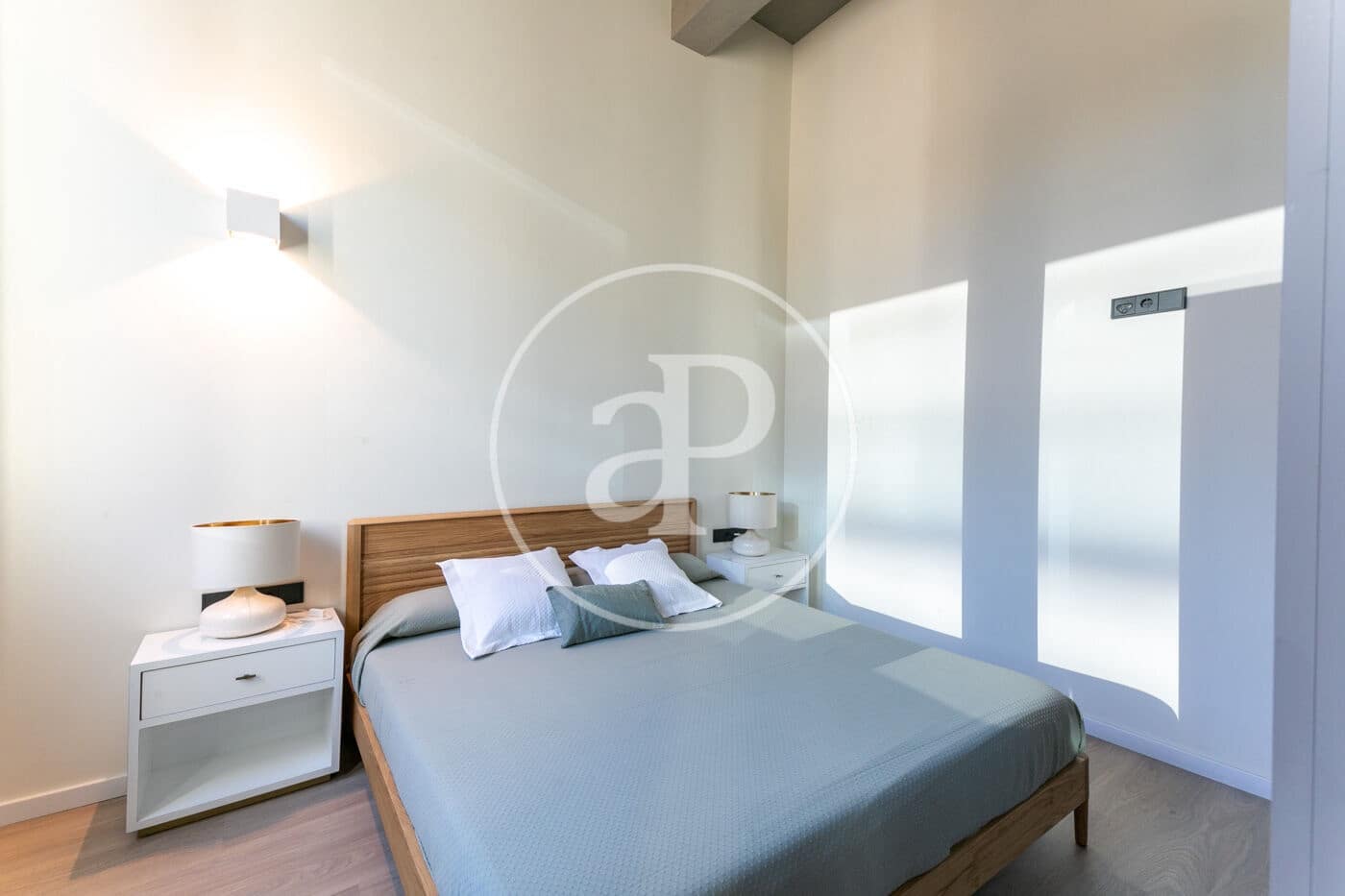 2 slaapkamer Appartement te huur in Barcelona stad met zwembad - € 2.860 (Ref: 8726172)