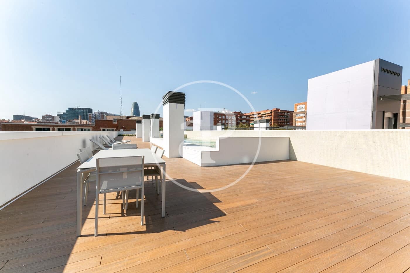 Appartement de 2 chambres à louer à Barcelone ville avec piscine - 2 860 € (Ref: 8726172)