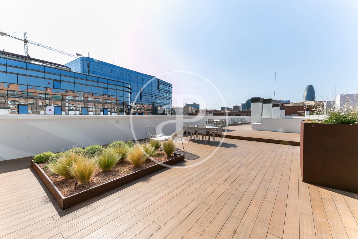 Appartement de 2 chambres à louer à Barcelone ville avec piscine - 2 860 € (Ref: 8726172)