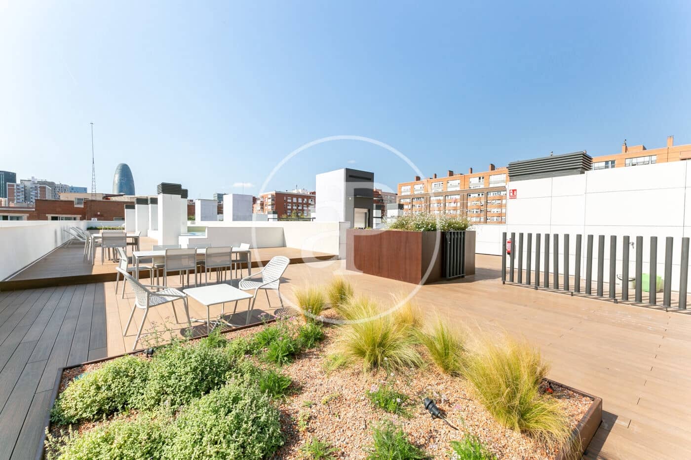 Appartement de 2 chambres à louer à Barcelone ville avec piscine - 2 860 € (Ref: 8726172)