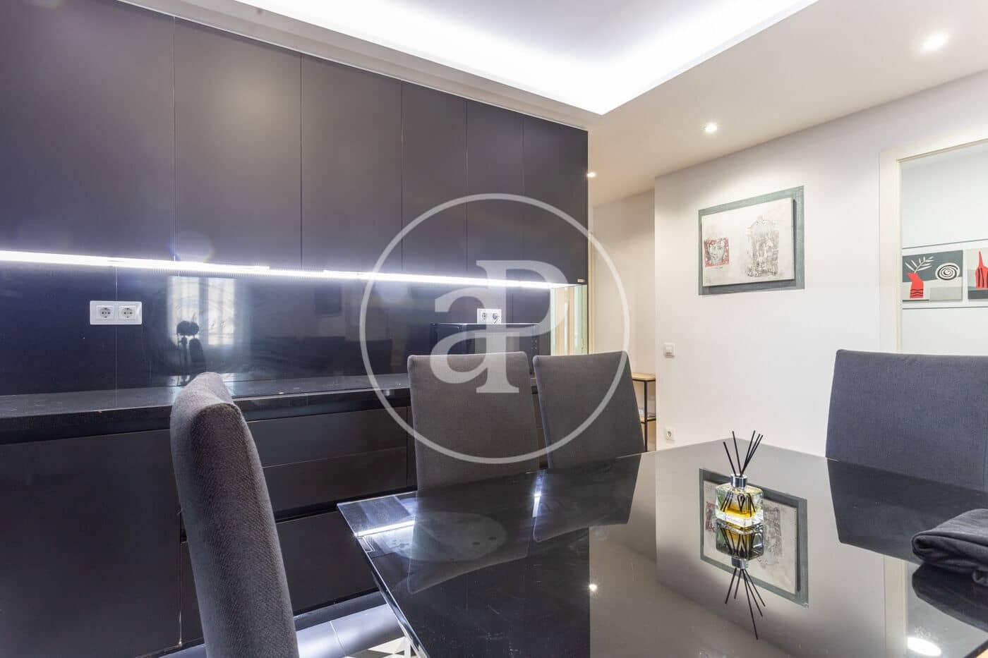 Appartement de 3 chambres à louer à Barcelone ville - 2 700 € (Ref: 8726176)