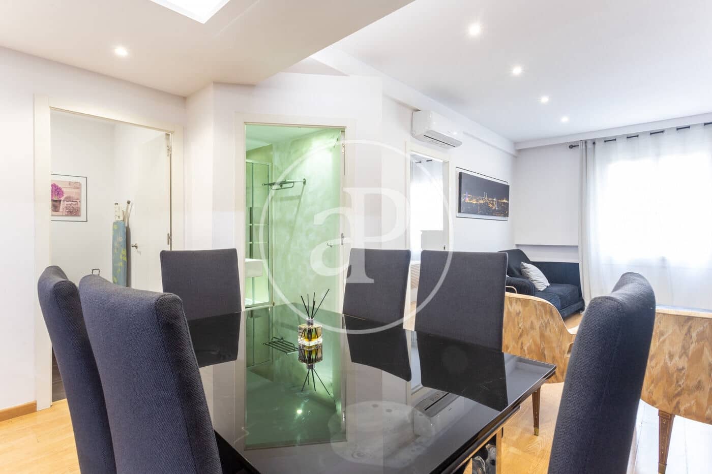 Appartement de 3 chambres à louer à Barcelone ville - 2 700 € (Ref: 8726176)