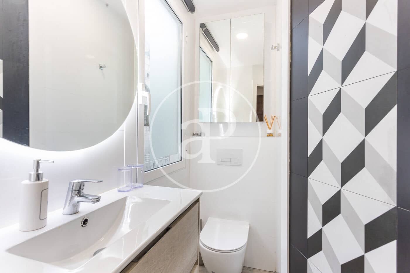 Appartement de 3 chambres à louer à Barcelone ville - 2 700 € (Ref: 8726176)