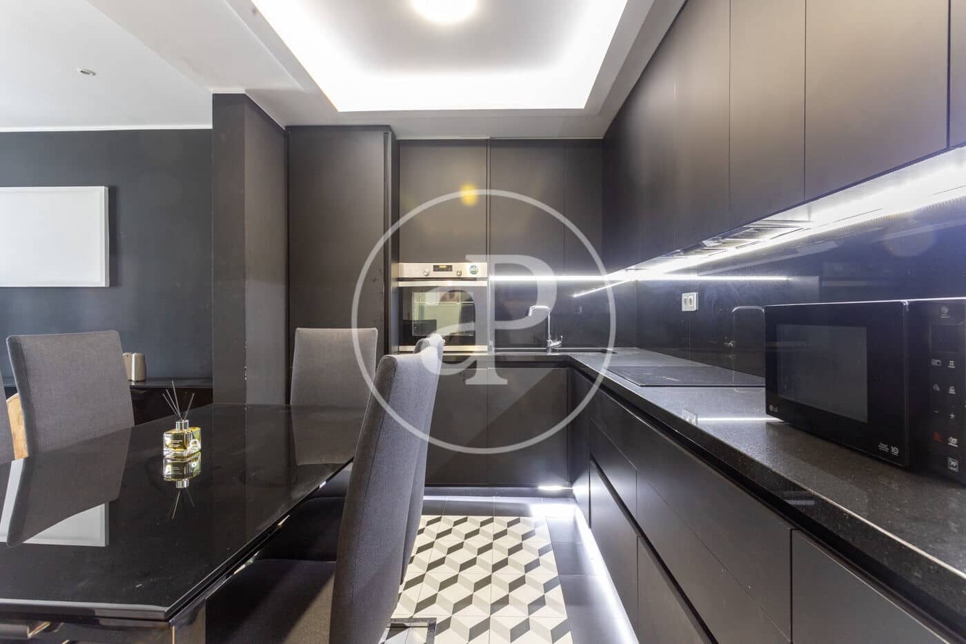 Appartement de 3 chambres à louer à Barcelone ville - 2 700 € (Ref: 8726176)