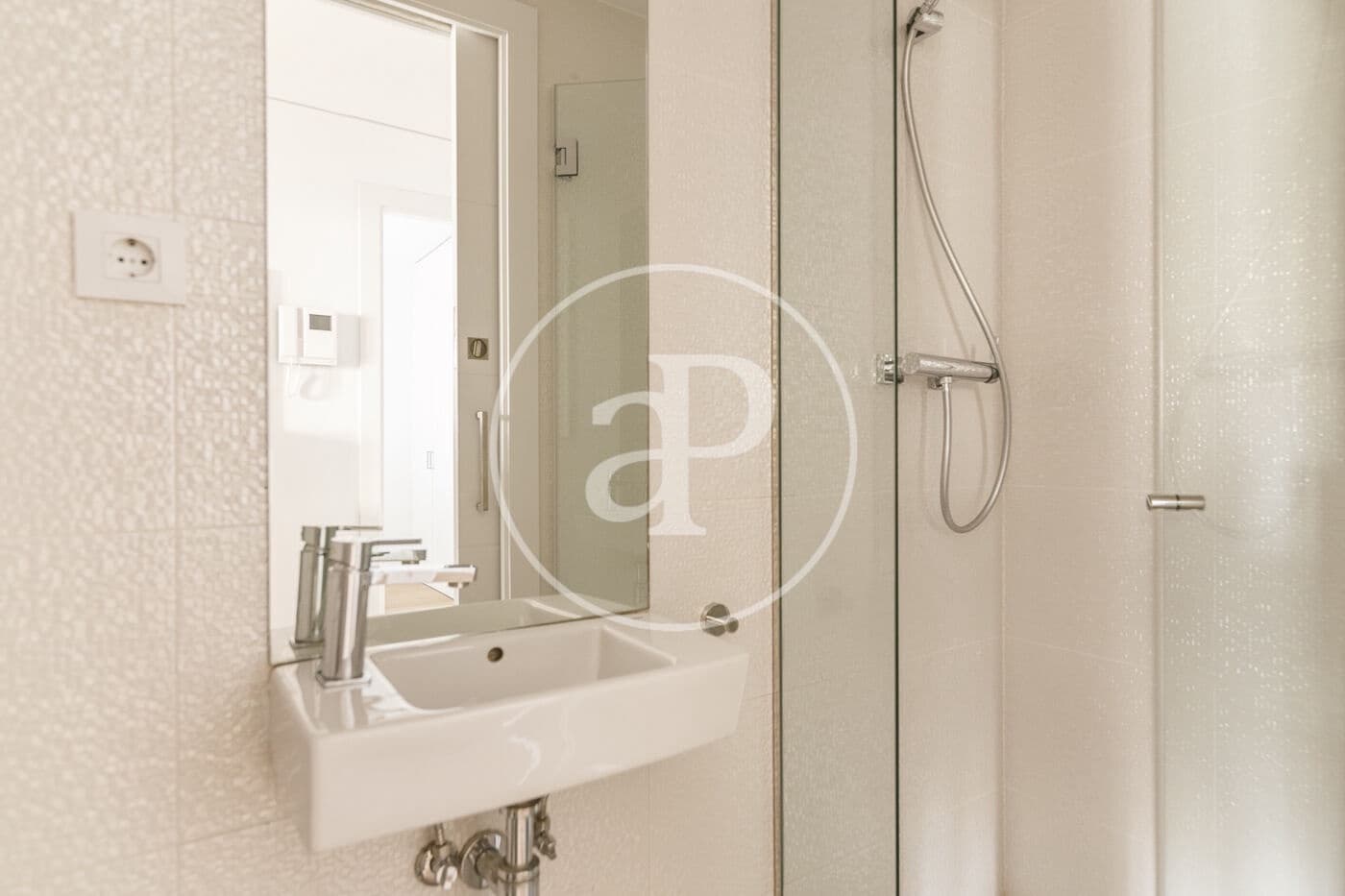 2 bedroom Apartment for rent in Barcelona city - € 2,850 (Ref: 8726195)